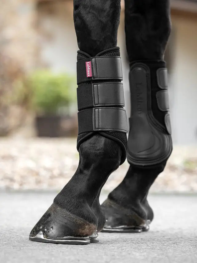 Indlæs billede i Gallery Viewer, LM CORE Mesh Brushing Boot Black
