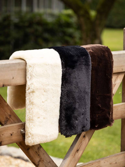 LM(F) CORE Simuwool Dressage Slip On Girth Sleeve Natural
