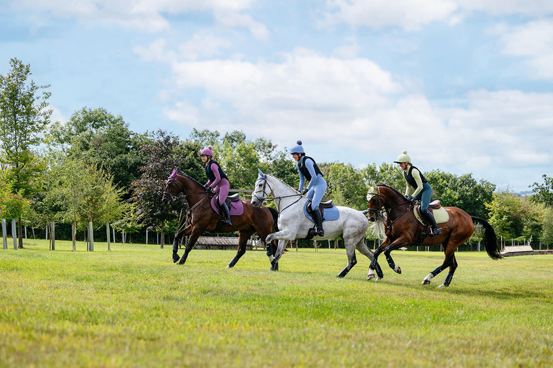 Indlæs billede i Gallery Viewer, SS26 Suede Close Contact Square Mallow
