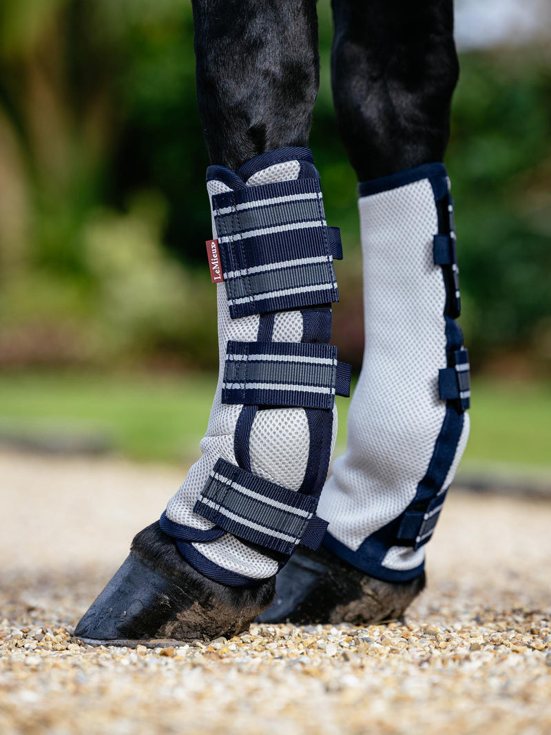 Indlæs billede i Gallery Viewer, CORE Arika Mesh Fly Boots Navy
