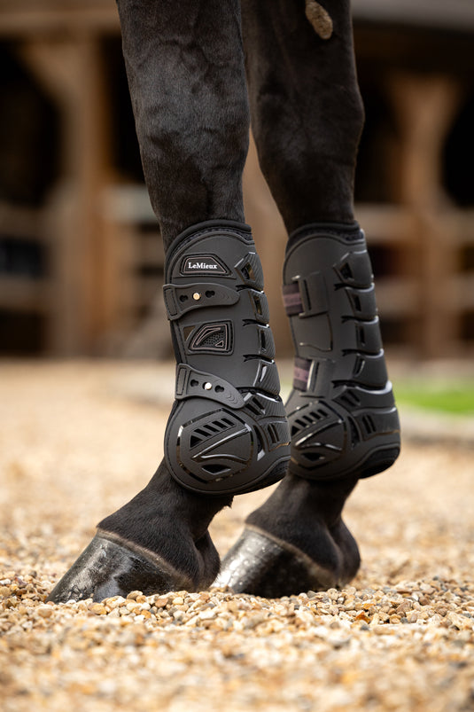 LM Motion Cool Tendon Boot Black