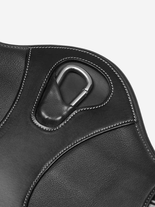 Arika Contoured Short Stud Girth Black