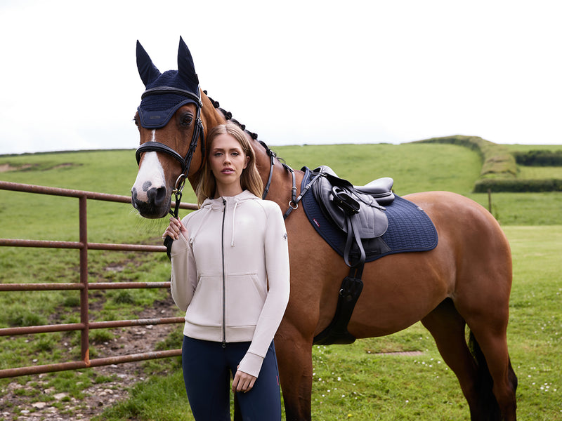 Indlæs billede i Gallery Viewer, SS25 Tabi Tech Zip Through Hoodie Stone
