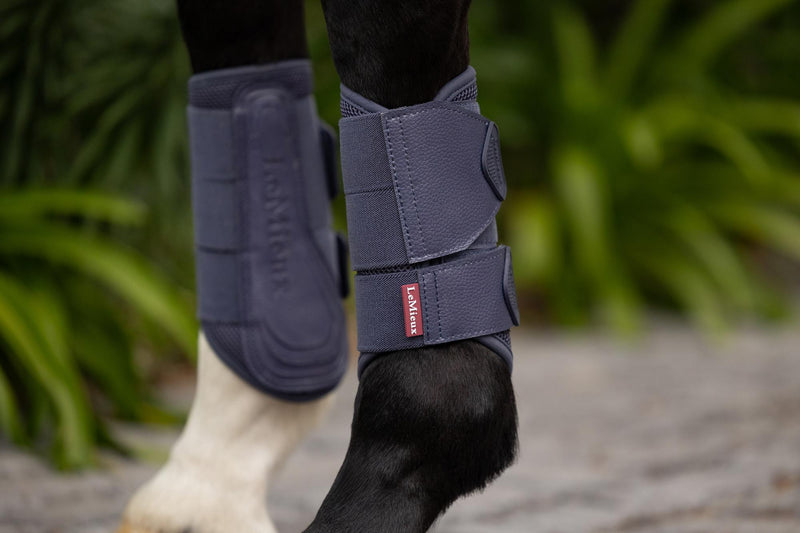 Indlæs billede i Gallery Viewer, SS25 Arika Mesh Brushing Boots Dusk Blue
