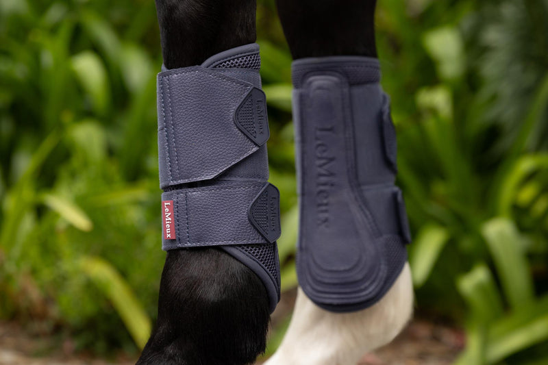 Indlæs billede i Gallery Viewer, SS25 Arika Mesh Brushing Boots Dusk Blue

