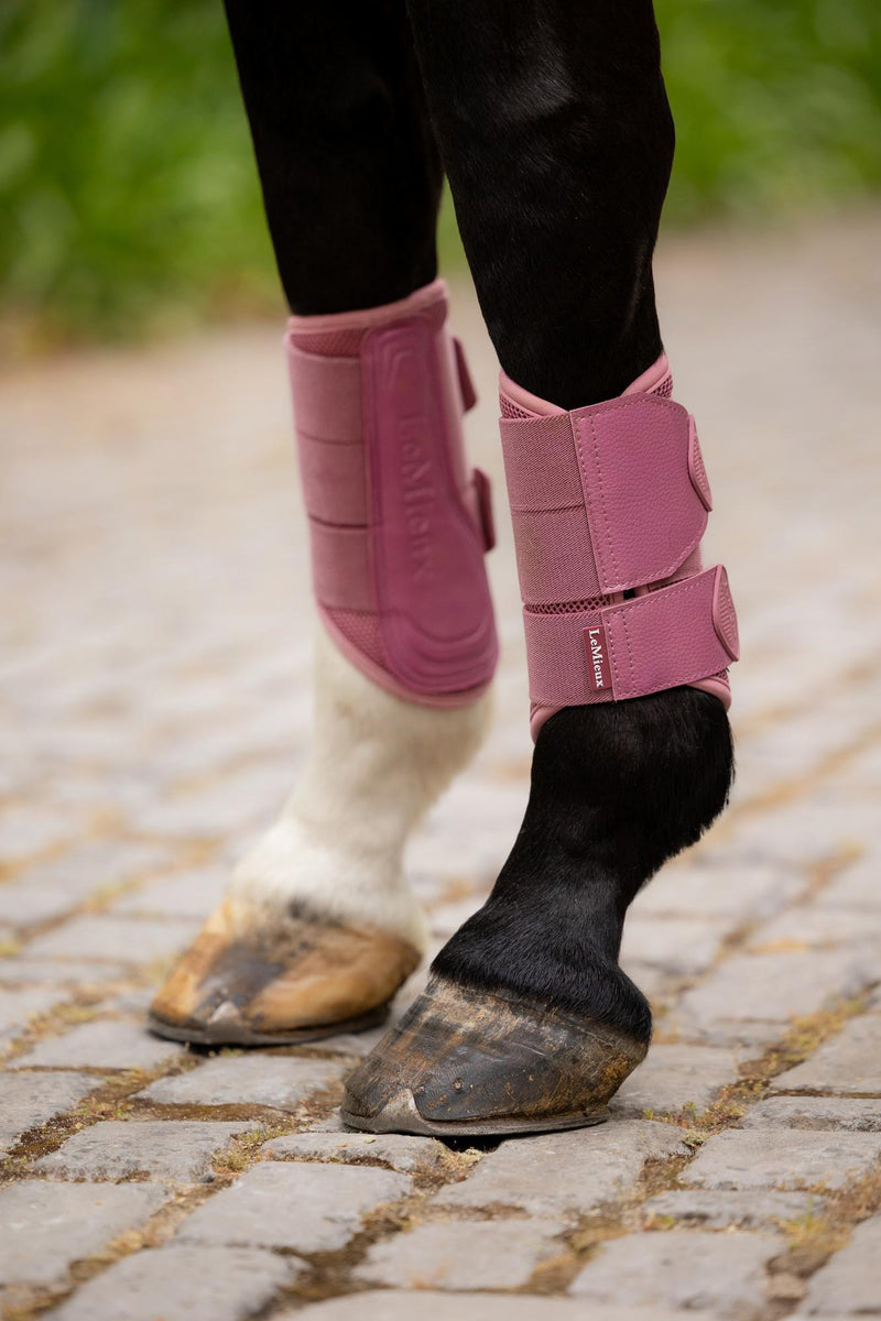 Indlæs billede i Gallery Viewer, SS25 Mini Brushing Boots Peony
