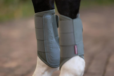 AW25 LM Arika Mesh Brushing Boots Rosemary