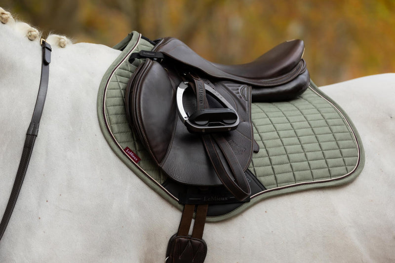 Indlæs billede i Gallery Viewer, AW25 LM Suede Close Contact Square Rosemary
