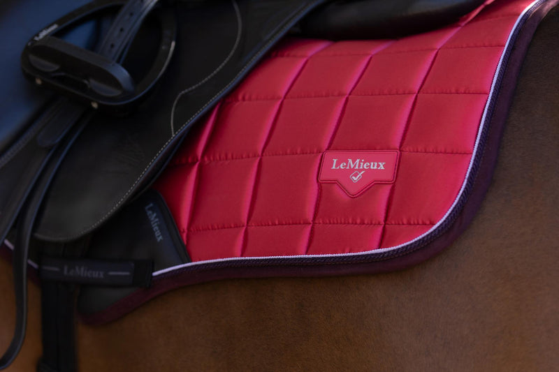 Indlæs billede i Gallery Viewer, AW25 LM Loire Classic Close Contact Square Cranberry
