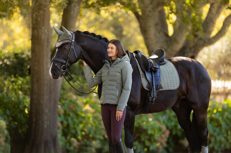 Indlæs billede i Gallery Viewer, AW25 LM Suede Dressage Square Rosemary
