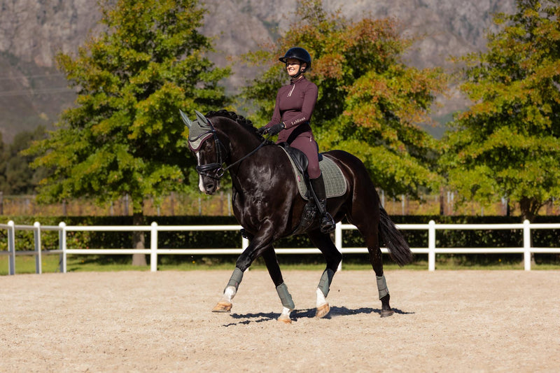 Indlæs billede i Gallery Viewer, AW25 LM Suede Dressage Square Rosemary
