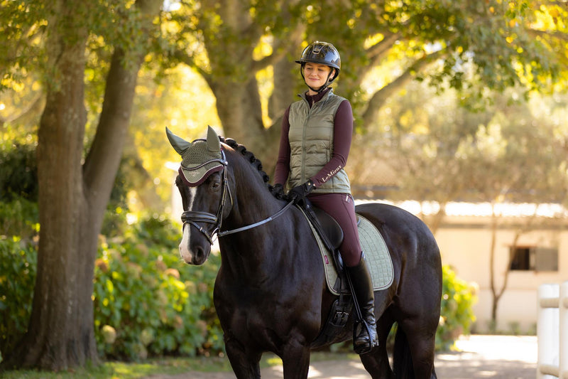 Indlæs billede i Gallery Viewer, AW25 LM Suede Dressage Square Rosemary
