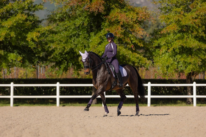 Indlæs billede i Gallery Viewer, AW25 LM Suede Dressage Square Lilac
