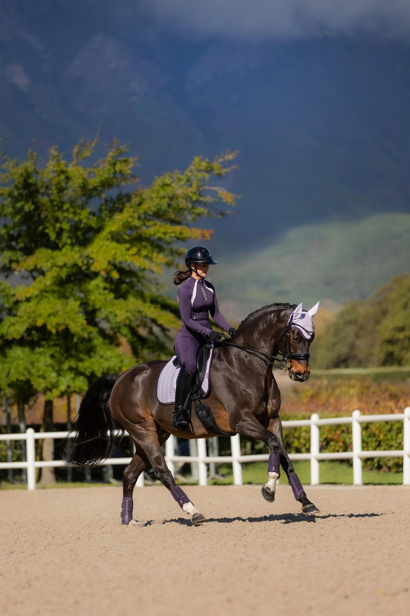 Indlæs billede i Gallery Viewer, AW25 LM Suede Dressage Square Lilac
