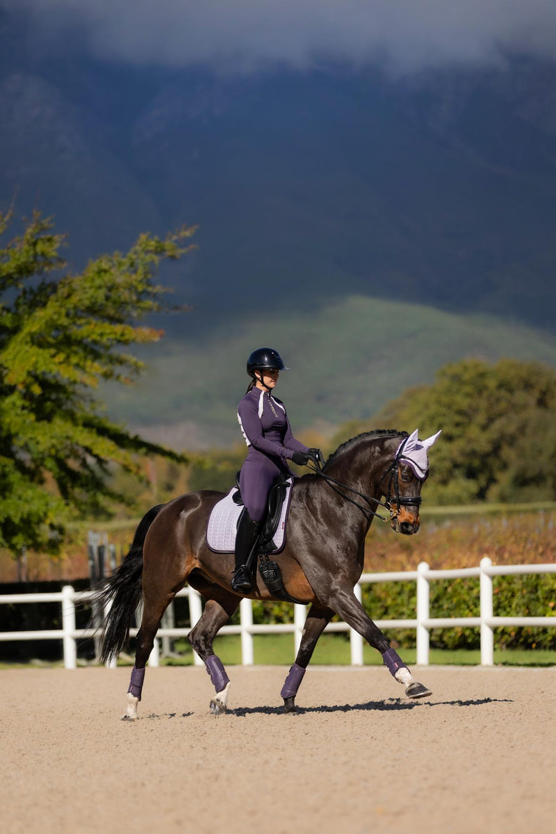 Indlæs billede i Gallery Viewer, AW25 LM Suede Dressage Square Lilac
