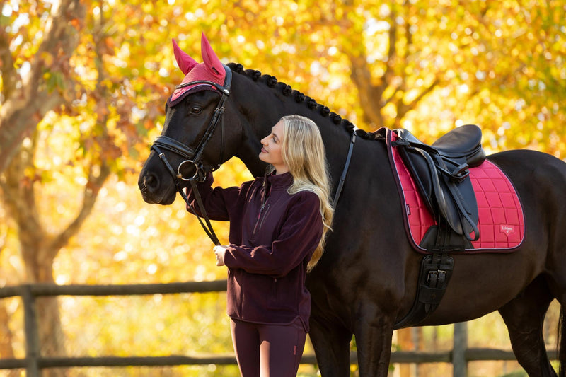 Indlæs billede i Gallery Viewer, AW25 LM Loire Classic Dressage Square Cranberry
