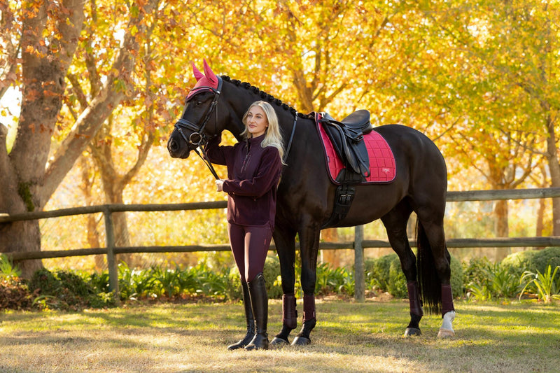 Indlæs billede i Gallery Viewer, AW25 LM Loire Classic Dressage Square Cranberry

