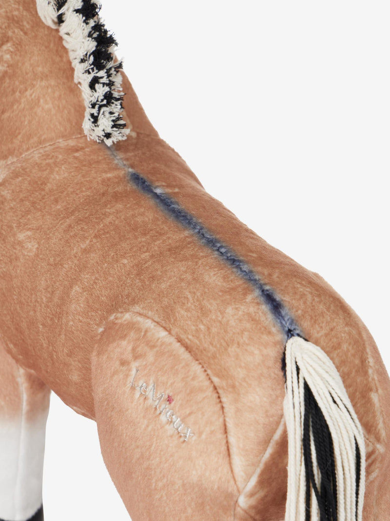 Indlæs billede i Gallery Viewer, AW25 LM Toy Pony Oskar
