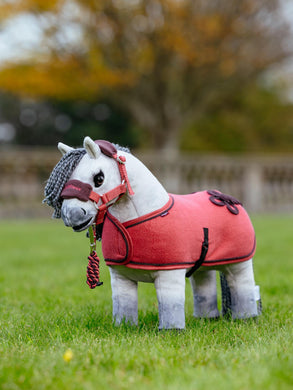 AW25 LM Toy Pony Rug Cranberry