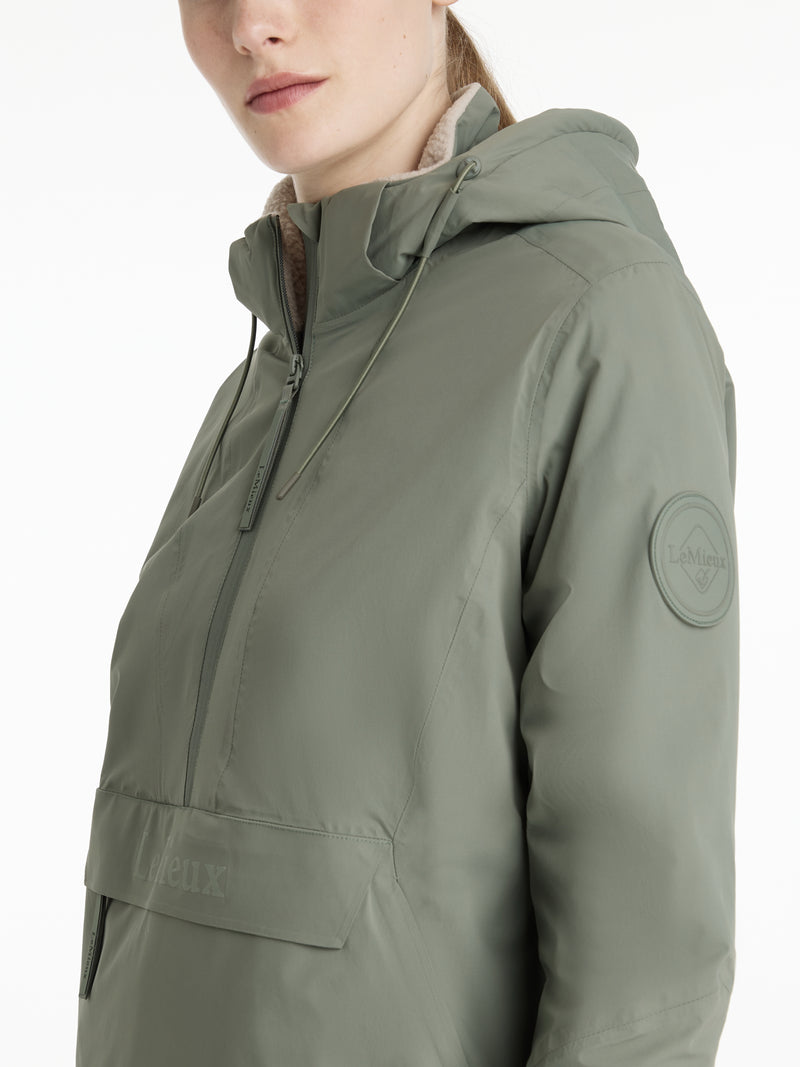 Indlæs billede i Gallery Viewer, AW25 LM Phoebe Half Zip Waterproof Anorak Rosemary
