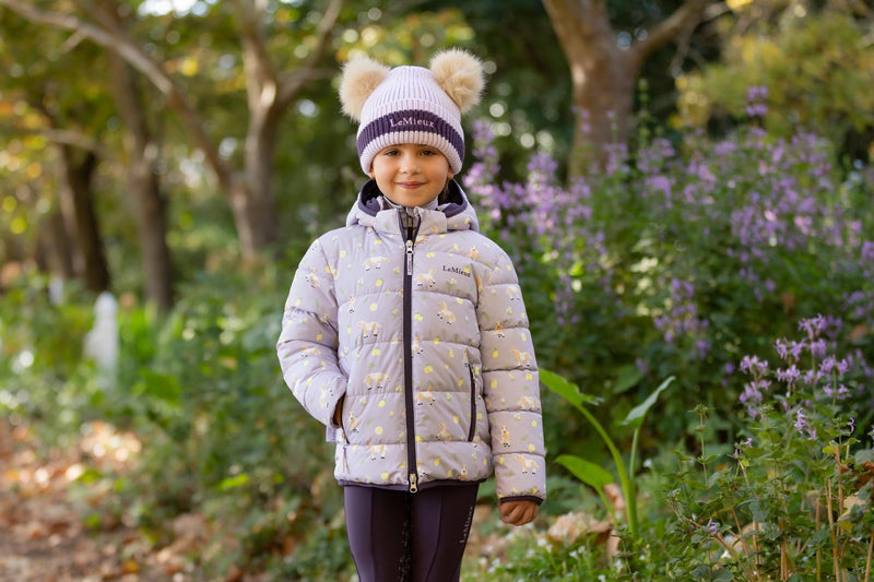 Indlæs billede i Gallery Viewer, AW25 LM Mini Printed Lilo Puffer Jacket Lilac

