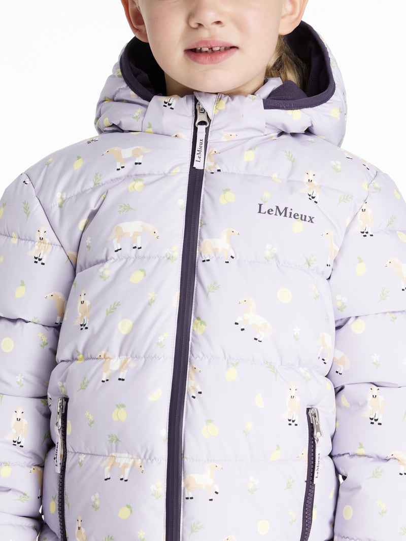 Indlæs billede i Gallery Viewer, AW25 LM Mini Printed Lilo Puffer Jacket Lilac
