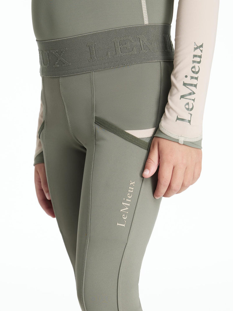Indlæs billede i Gallery Viewer, AW25 LM Mini Pull Ons Rosemary
