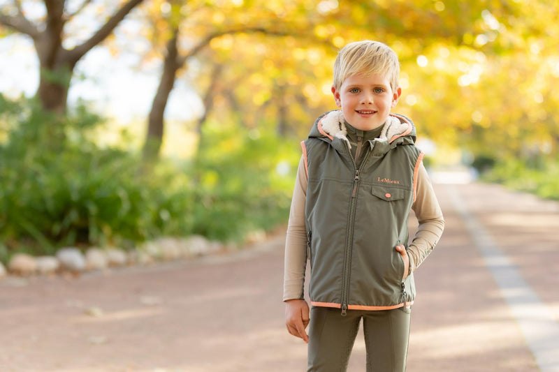 Indlæs billede i Gallery Viewer, AW25 LM Mini George Gilet Rosemary
