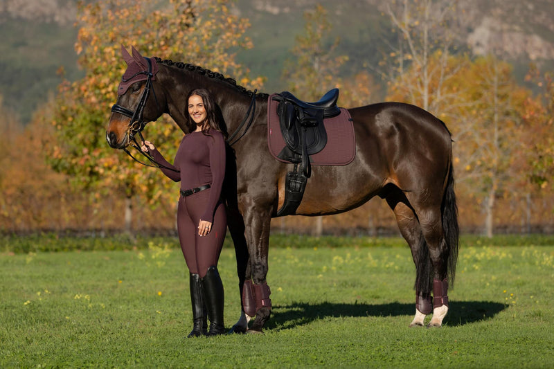 Indlæs billede i Gallery Viewer, AW25 LM Essence Dressage Square Damson
