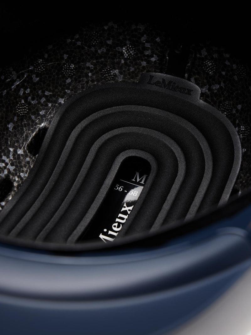 Indlæs billede i Gallery Viewer, LM CORE Verv Competition Helmet Matte Navy
