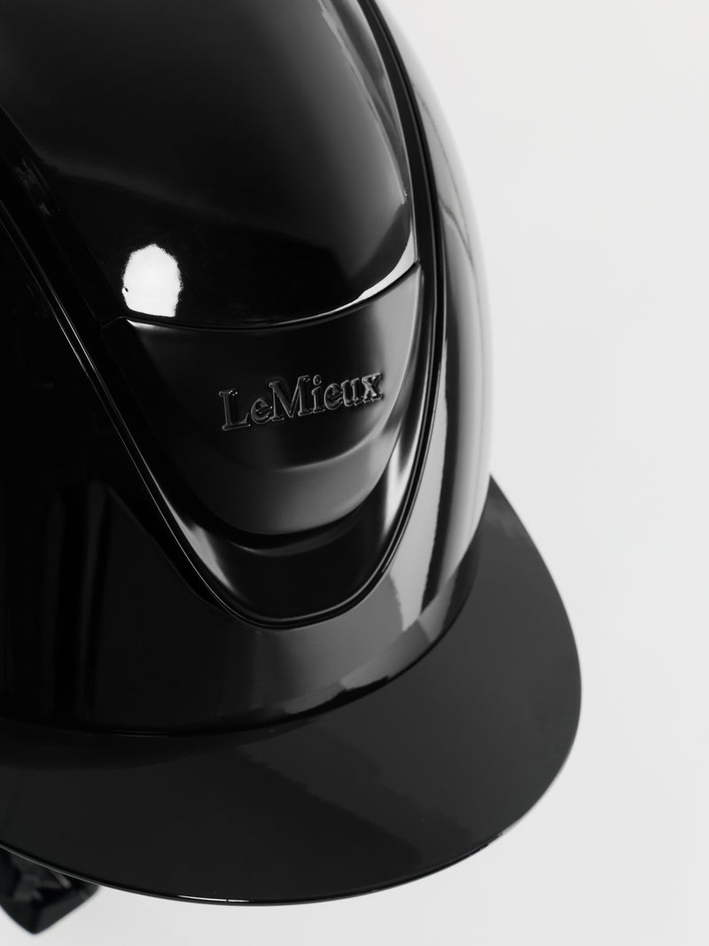 Indlæs billede i Gallery Viewer, LM CORE Verv Competition Helmet Gloss Black
