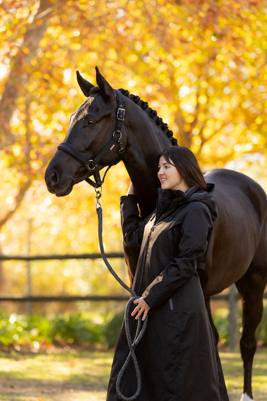 AW25 LM Essence Headcollar Black