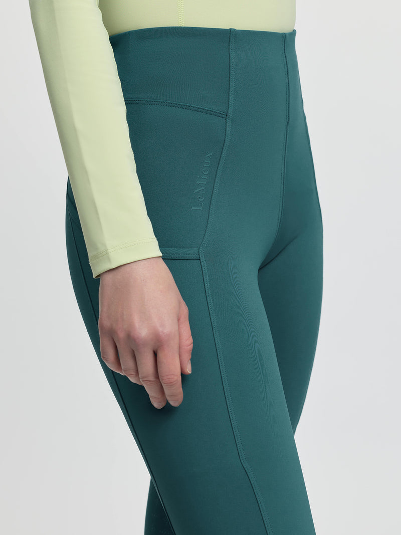 Indlæs billede i Gallery Viewer, SS26 Naomi Pull On Breech Jungle
