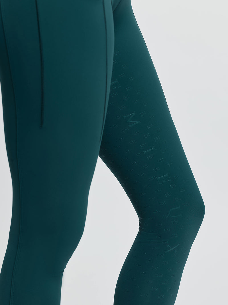 Indlæs billede i Gallery Viewer, SS26 Simone Cross Over Half Seat Pull On Jungle
