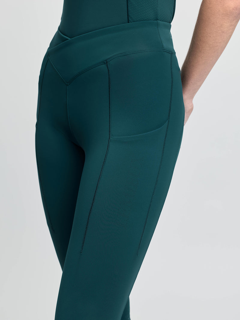 Indlæs billede i Gallery Viewer, SS26 Simone Cross Over Half Seat Pull On Jungle
