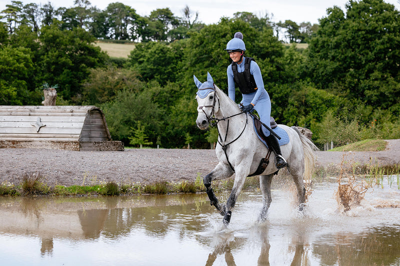 Indlæs billede i Gallery Viewer, SS26 Suede Close Contact Square Powder Blue

