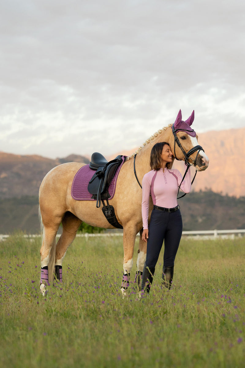 Indlæs billede i Gallery Viewer, SS26 Suede Dressage Square Mallow
