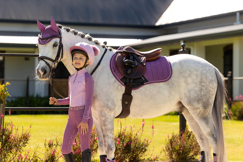 Indlæs billede i Gallery Viewer, SS26 Mini Suede Close Contact Square Mallow
