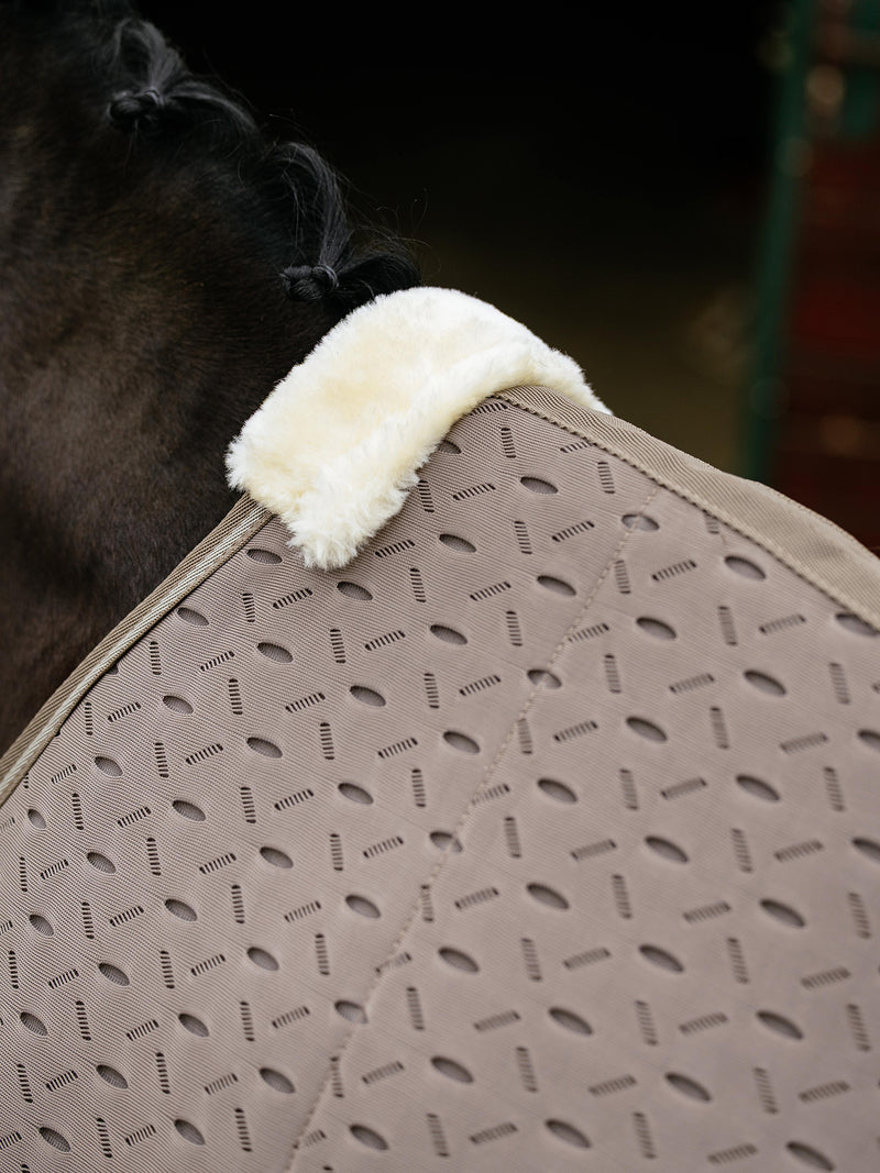 Indlæs billede i Gallery Viewer, SS26 Kudos 3D Mesh Travel Rug Pecan
