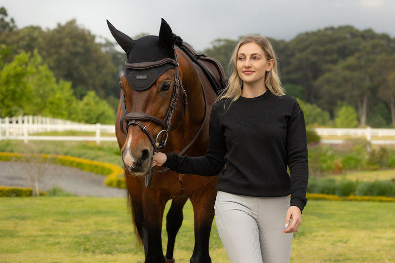 Indlæs billede i Gallery Viewer, SS26 Christina Crew Sweat Black
