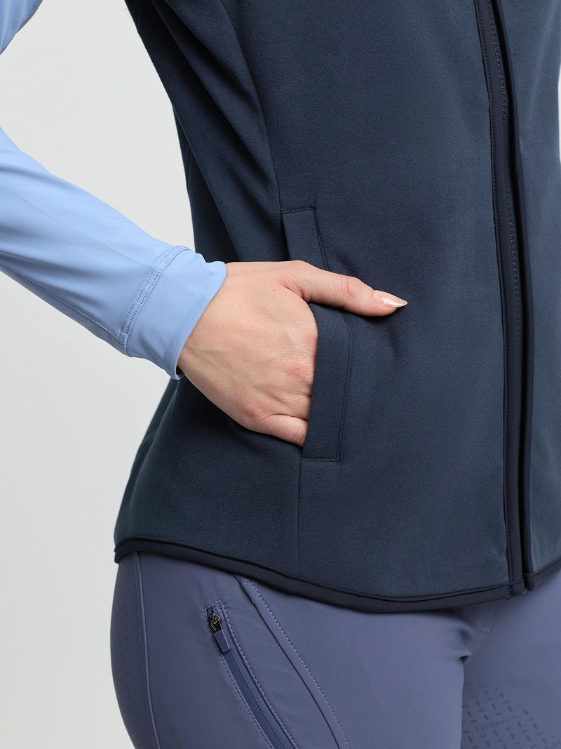 Indlæs billede i Gallery Viewer, SS26 Roberta Fleece Gilet Navy
