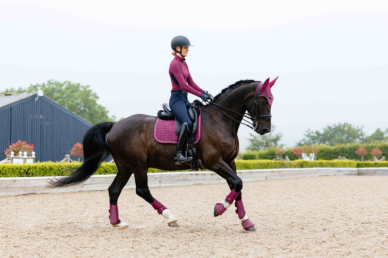 Indlæs billede i Gallery Viewer, Suede Dressage Square Blackberry
