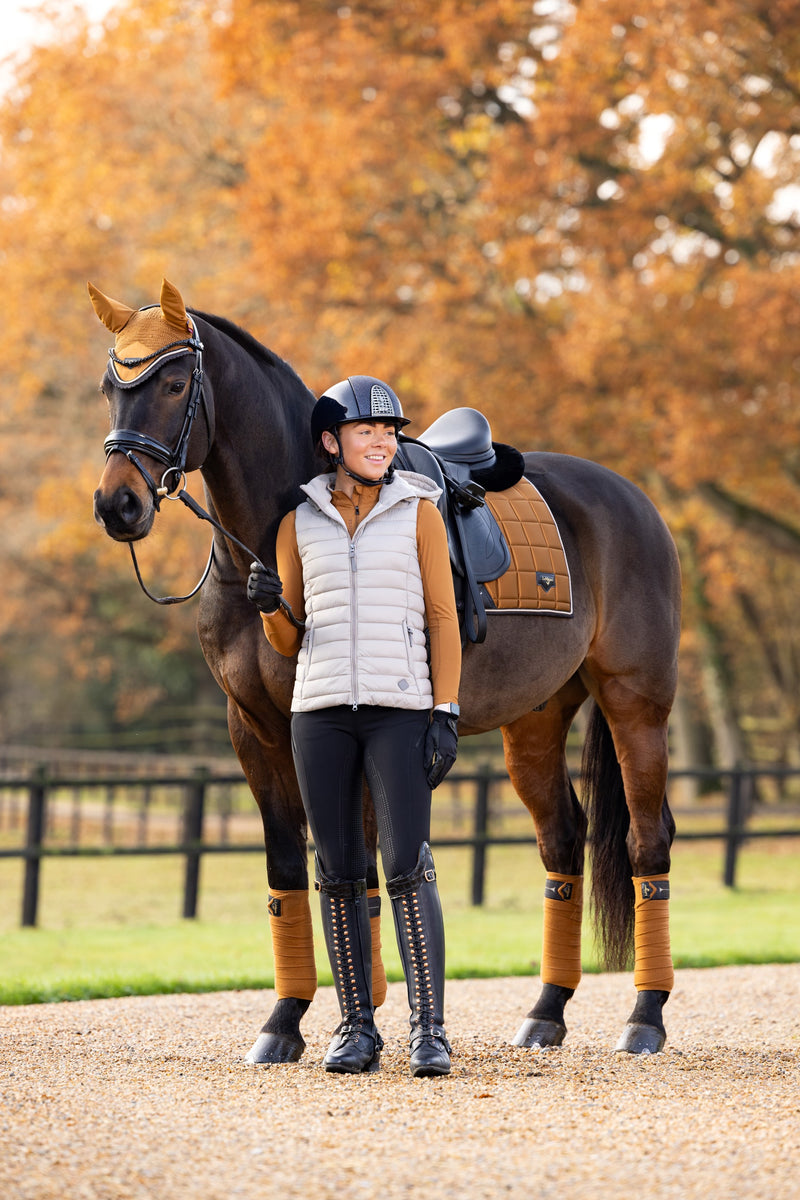 Indlæs billede i Gallery Viewer, AW24 Loire Classic Dressage Square Ginger
