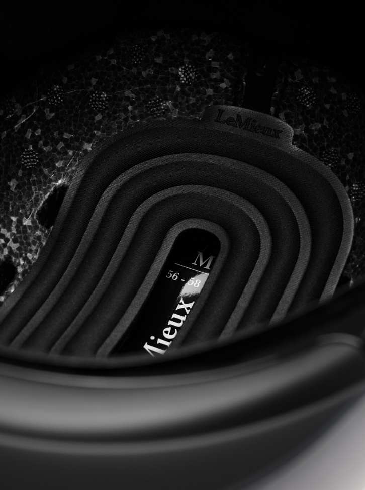 Indlæs billede i Gallery Viewer, LM CORE Verv Competition Helmet Matte Black
