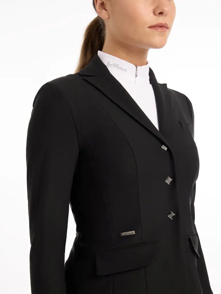 Indlæs billede i Gallery Viewer, CORE Dynamique Show Jacket Black
