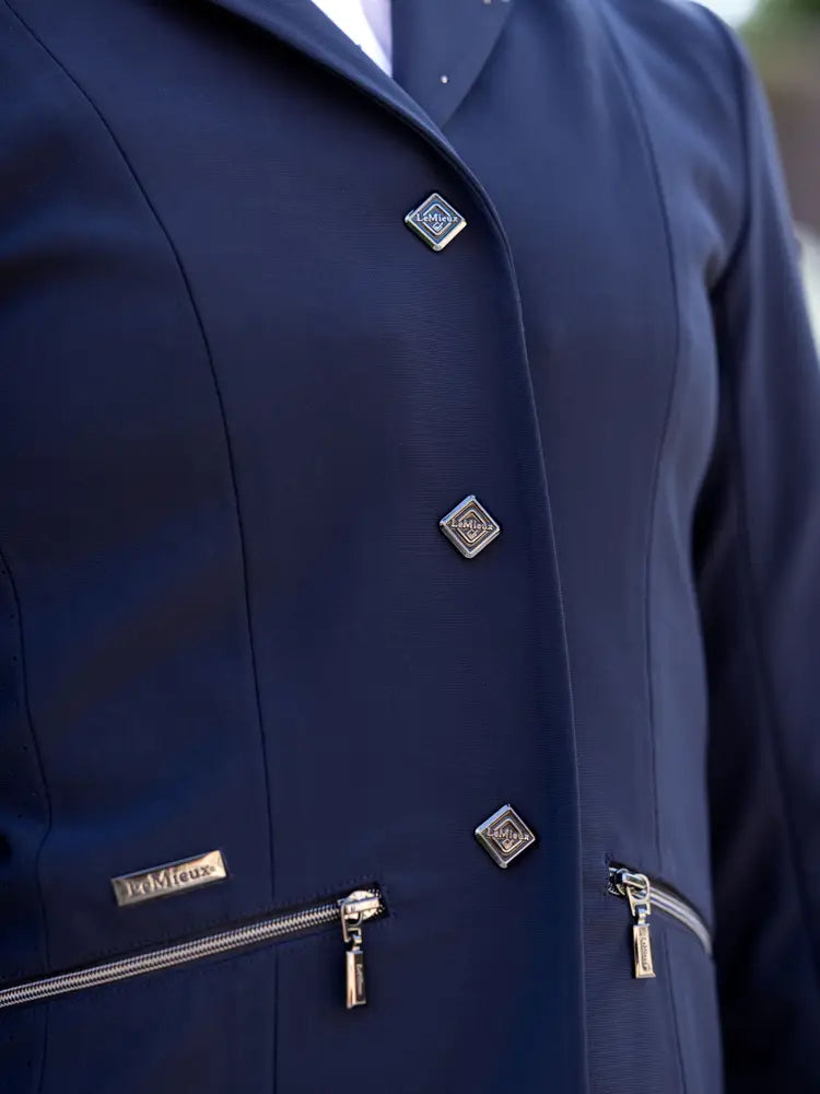 Indlæs billede i Gallery Viewer, LM(F) CORE Junior Pro Show Jacket Navy

