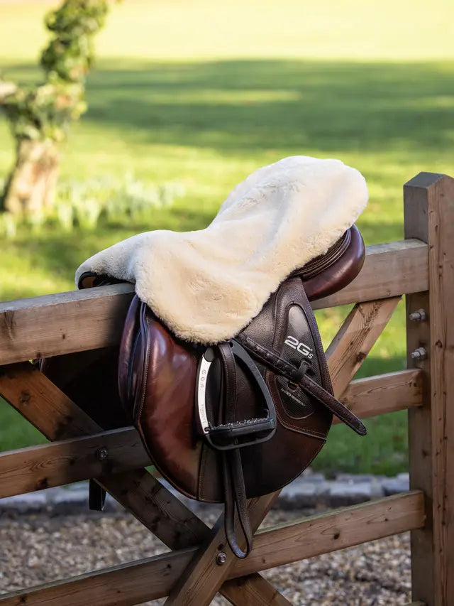 Indlæs billede i Gallery Viewer, LM(F) CORE Simuwool Seat Saver Natural
