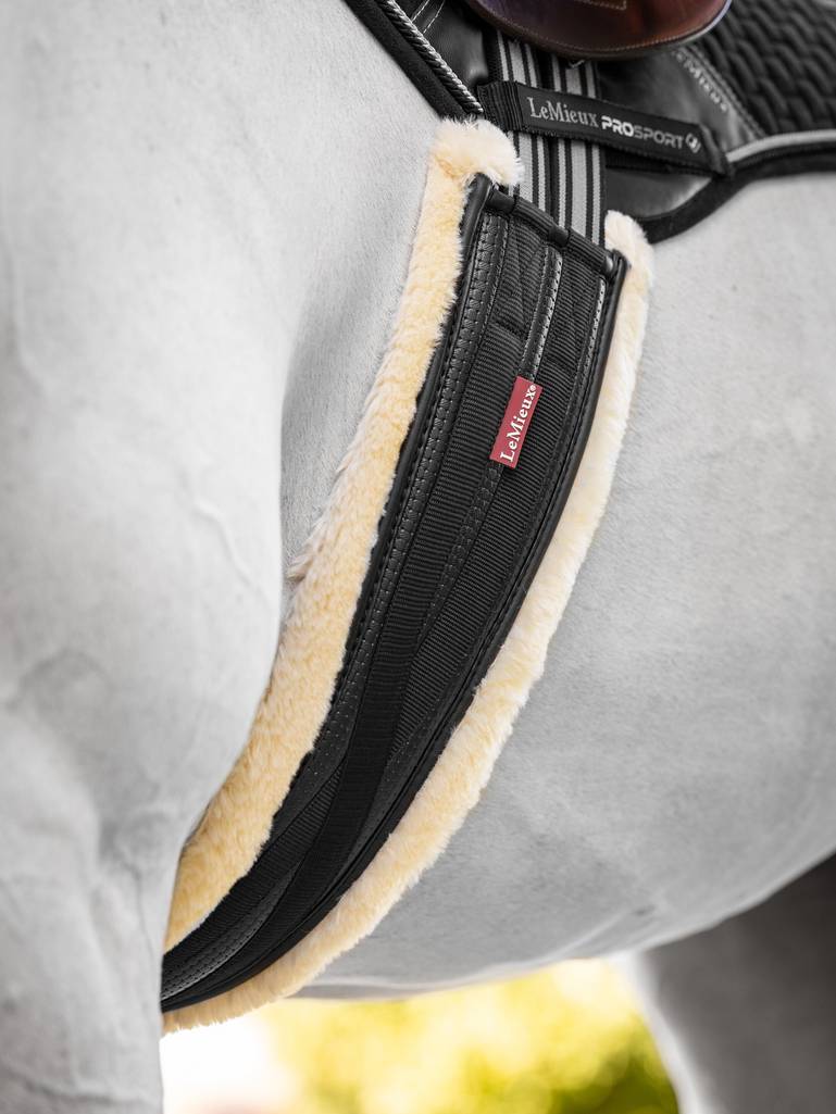 Indlæs billede i Gallery Viewer, LM(F) Fleece Lined Anatomic Girth Black/Natural
