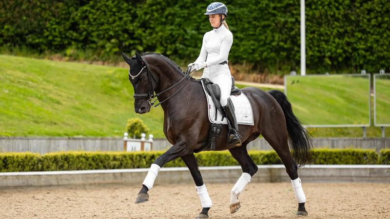 Indlæs billede i Gallery Viewer, Loire Dressage Square White - Black

