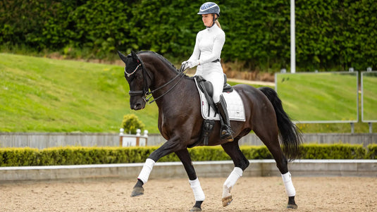 Loire Dressage Square White - Black